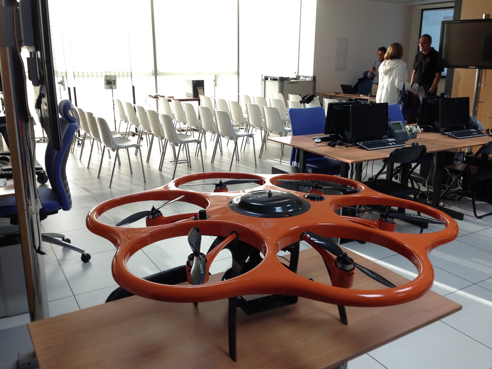 El Centro Demostrador TIC Agroalimentario acoge la presentación del dron Aibotix