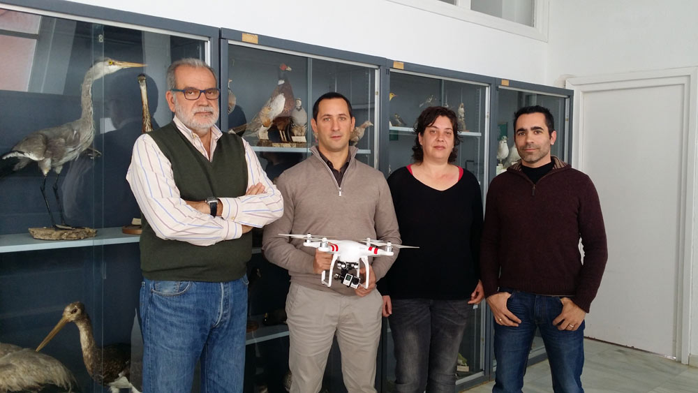 La UEx diseña un protocolo científico para el seguimiento de aves a través de drones